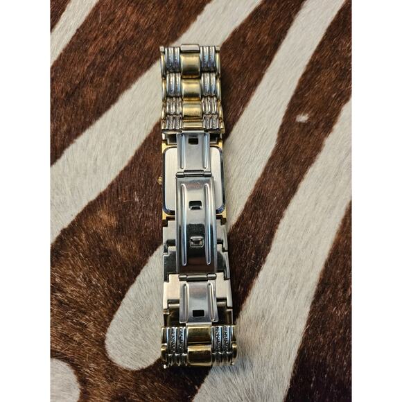 Vintage Waltham Watch XAX71 Diamond Gold Silver Tone Rectangular Dial Japan main image 5